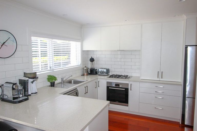 Photo of property in 12 Richmond Avenue, Northcote Point, Auckland, 0627