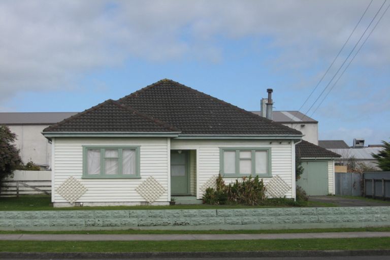 Photo of property in 14 Liverpool Street, Levin, 5510