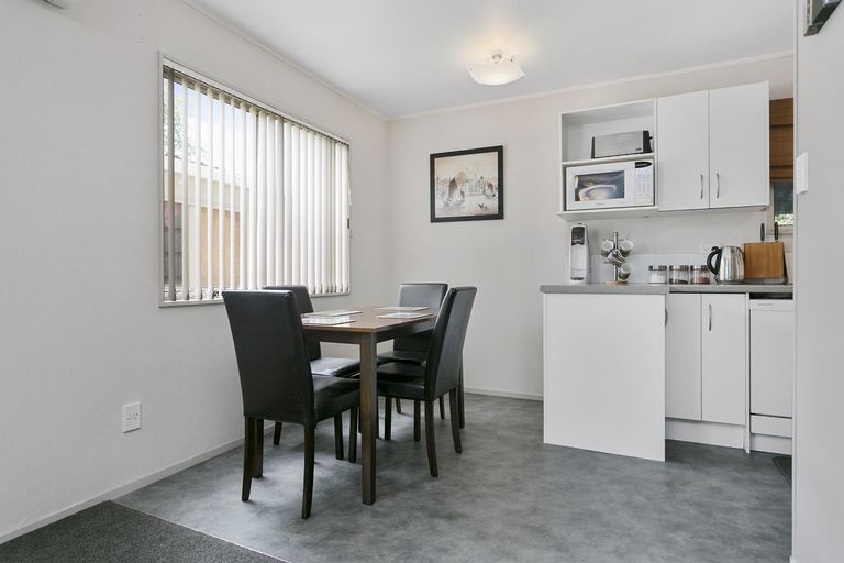 Photo of property in 90a Moore Street, Leamington, Cambridge, 3432