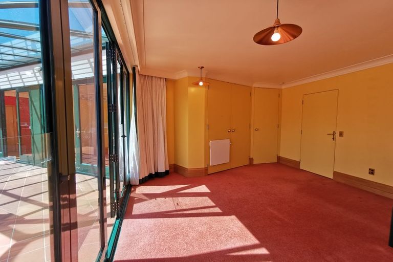 Photo of property in 21 Rosalind Road, Glenfield, Auckland, 0629