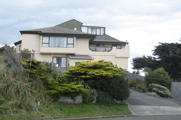 Photo of property in 4 Somerset Grove, Waitarere Beach, Levin, 5510