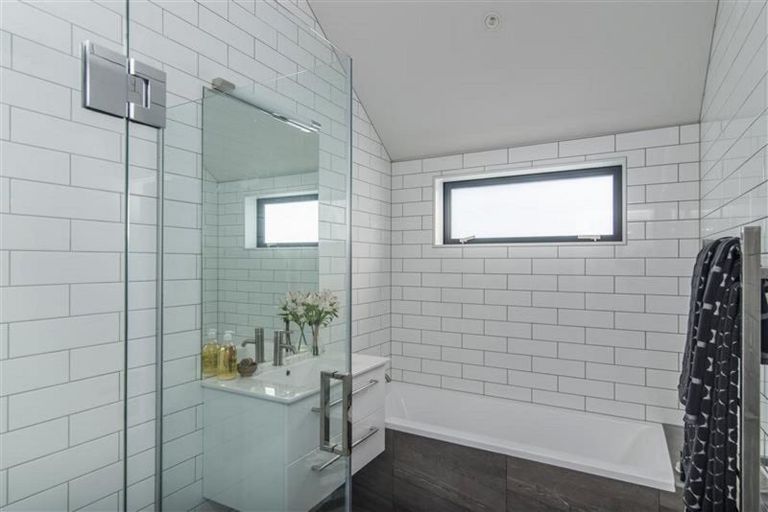 Photo of property in 26/104 Maupuia Road, Maupuia, Wellington, 6022