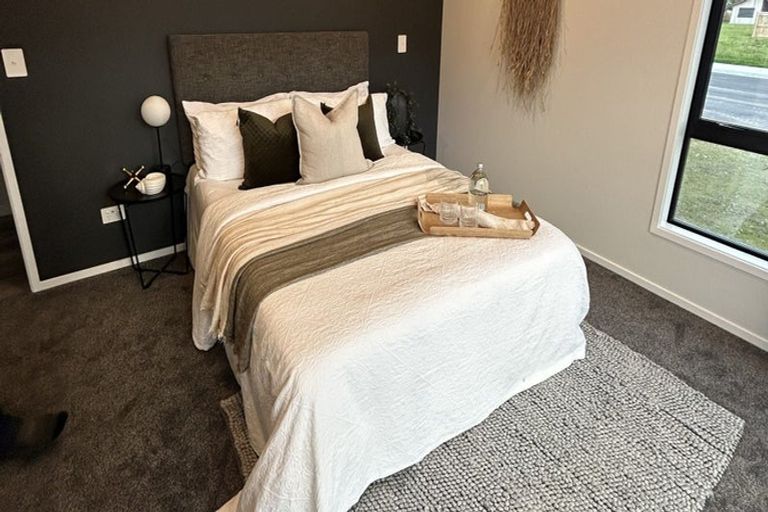 Photo of property in 4 Georgina Beyer Way, Carterton, 5713