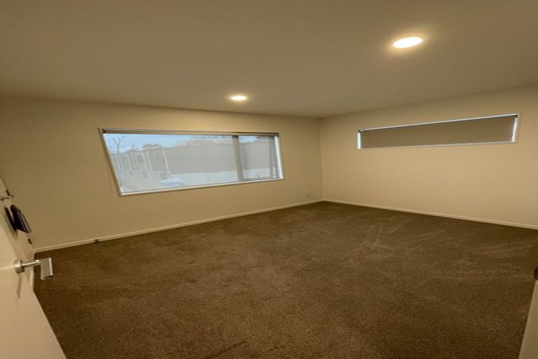 Photo of property in 2/34 Edmonton Road, Henderson, Auckland, 0612