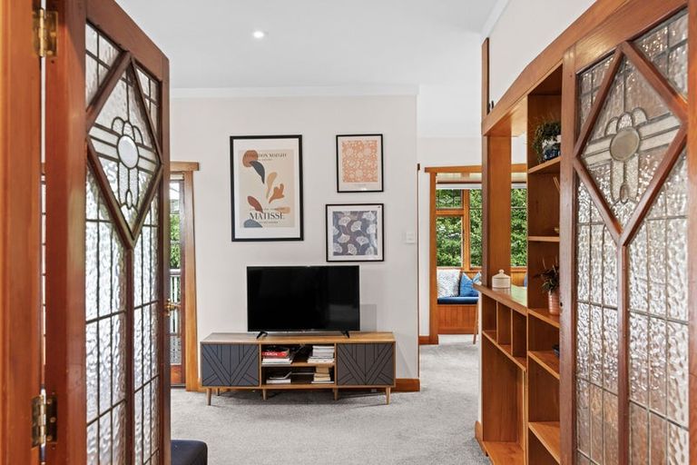 Photo of property in 211 Fifield Terrace, Opawa, Christchurch, 8023