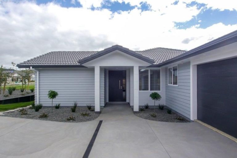 Photo of property in 2 Helenvale Crescent, Pokeno, 2402