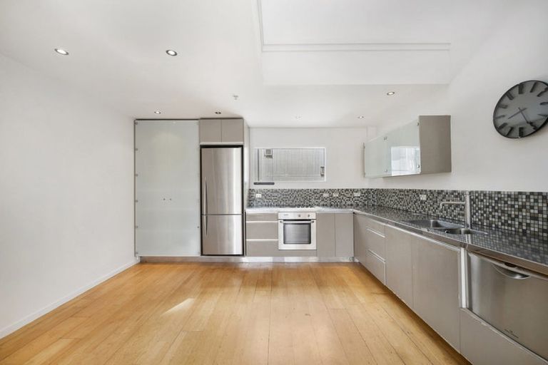 Photo of property in 253/21 Left Bank, Te Aro, Wellington, 6011