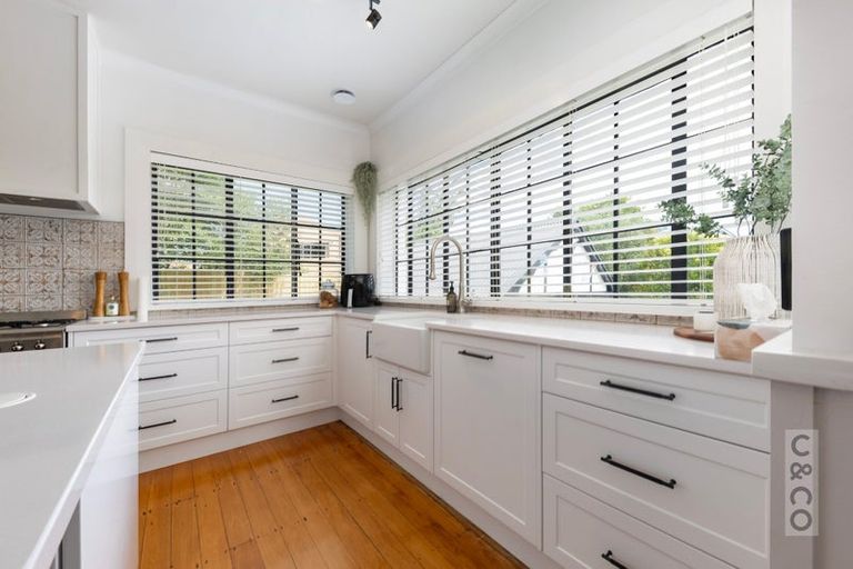 Photo of property in 855 State Highway 16, Waimauku, 0812