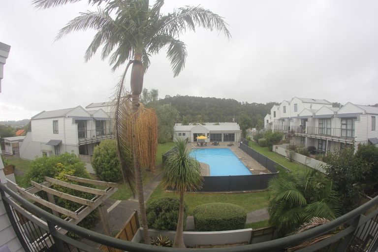 Photo of property in 16/5 Carolina Place, Albany, Auckland, 0632