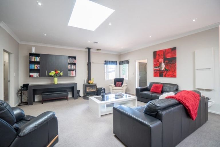 Photo of property in 26 Pahiatua Street, Hokowhitu, Palmerston North, 4410