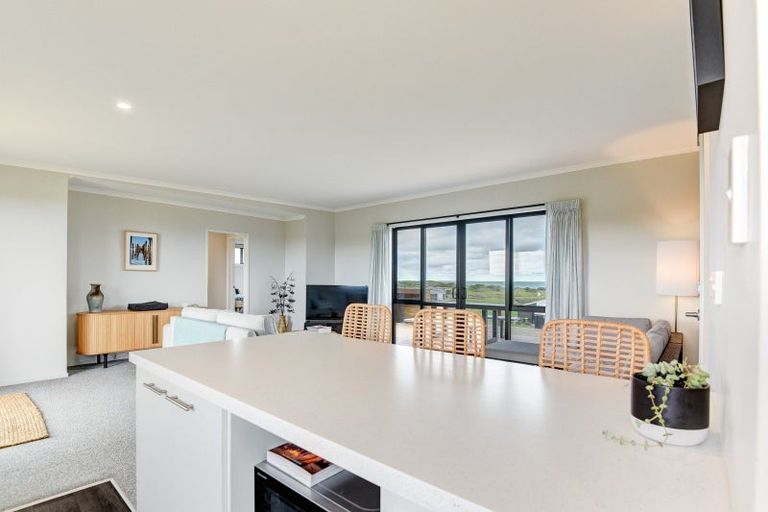 Photo of property in 23 Waipipi Road, Waverley, 4591