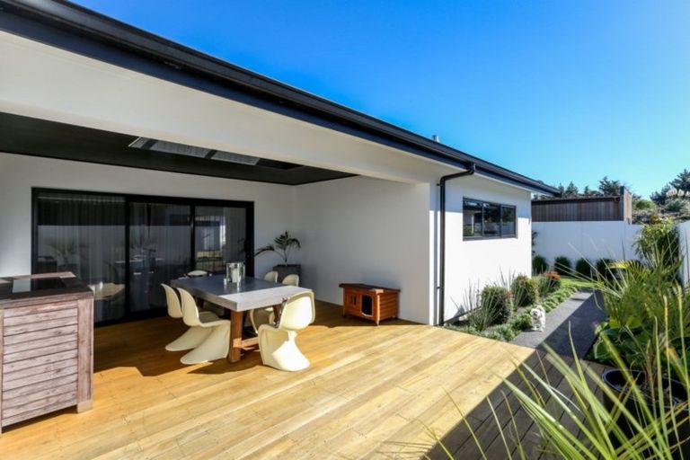 Photo of property in 3 Ryder Drive, Waiwhakaiho, New Plymouth, 4312
