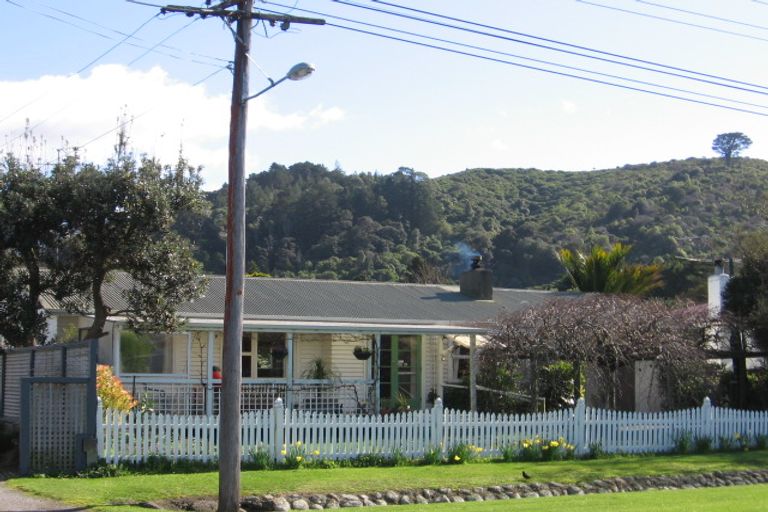 Photo of property in 12 Bethune Street, Featherston, 5710