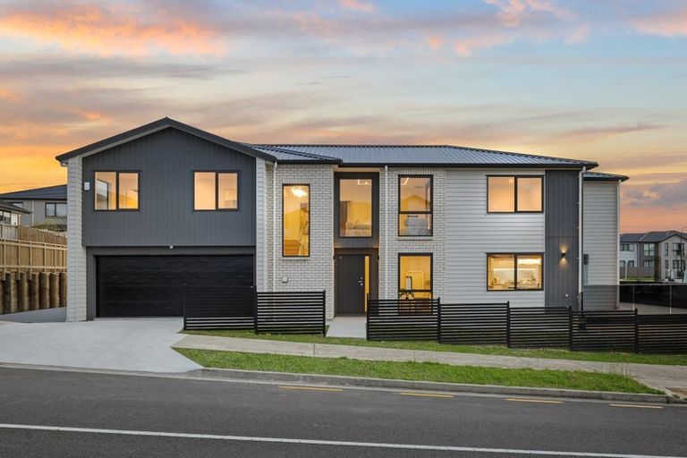 Photo of property in 3 Tinaku Road, Flat Bush, Auckland, 2019