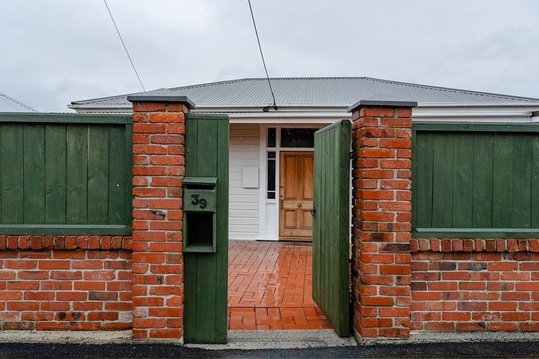 Photo of property in 39 Signal Hill Road, Opoho, Dunedin, 9010