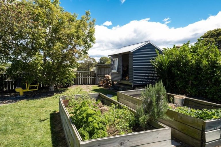 Photo of property in 72 Beach Road, Haumoana, 4102