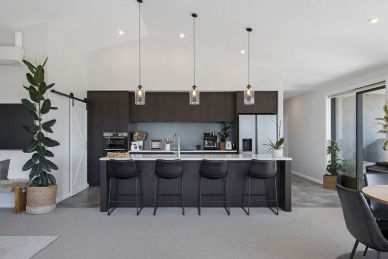 Photo of property in 2 Kingson Court, Omokoroa, 3114