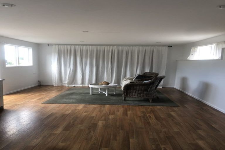 Photo of property in 959 Beach Road, Torbay, Auckland, 0630