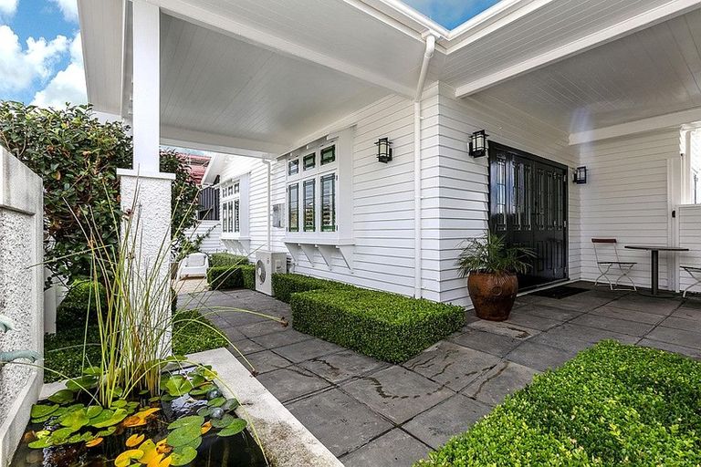 Photo of property in 22 Henui Street, Strandon, New Plymouth, 4312