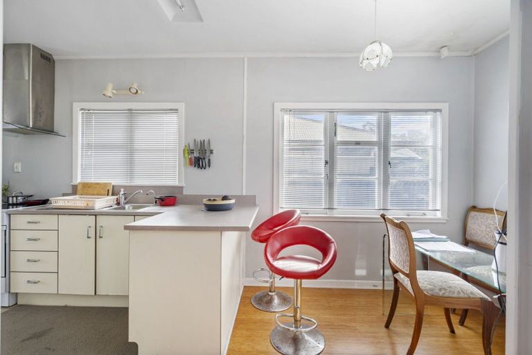 Photo of property in 2 Keays Road, Avenues, Whangarei, 0110