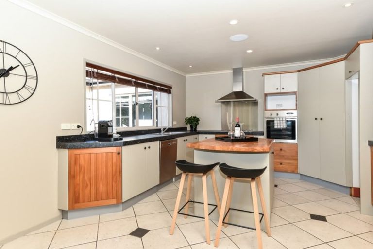 Photo of property in 18 Roderick Place, Rototuna, Hamilton, 3210