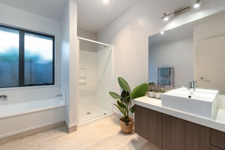 Photo of property in 6 Benmore Crescent, Pyes Pa, Tauranga, 3112