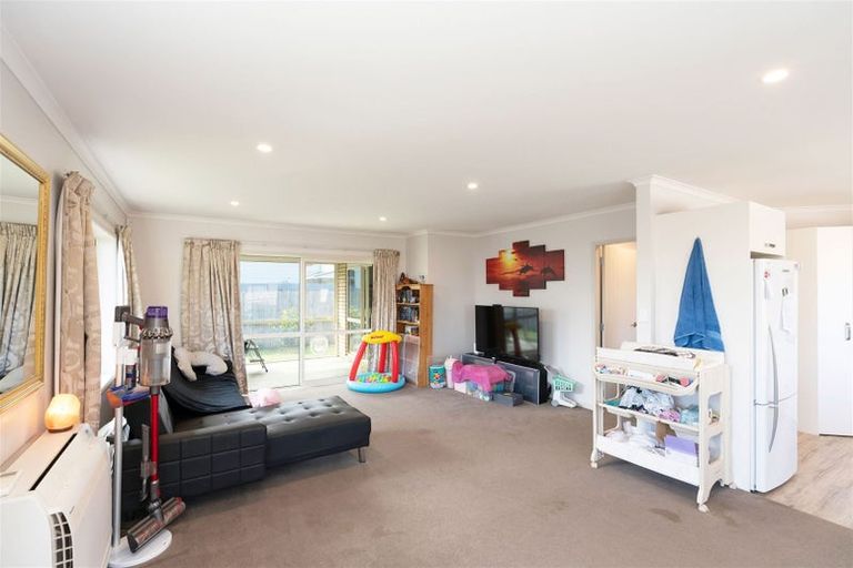 Photo of property in 112a Queen Street West, Levin, 5510