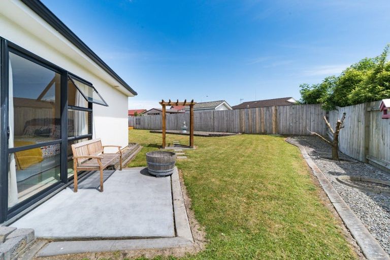 Photo of property in 14 Jordan Way, Kelvin Grove, Palmerston North, 4414