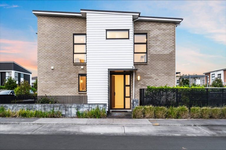 Photo of property in 16 Rangihina Road, Hobsonville, Auckland, 0616