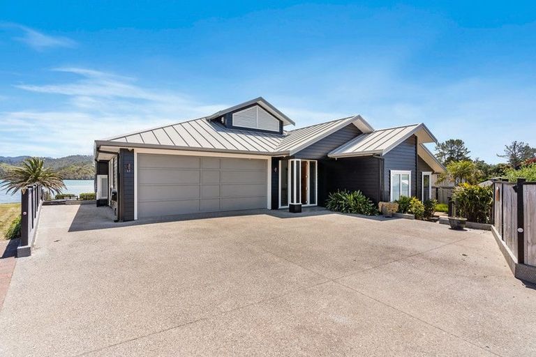 Photo of property in 17 Golden Hills Drive, Pauanui, Hikuai, 3579