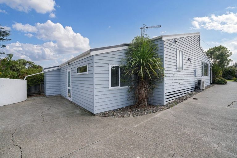 Photo of property in 20 Robert Street, Otatara, Invercargill, 9879