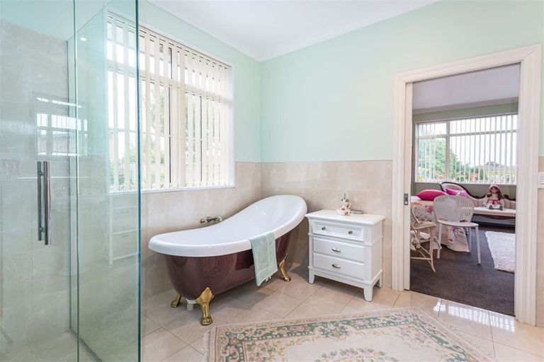 Photo of property in 10 Meeking Place, Aidanfield, Christchurch, 8025