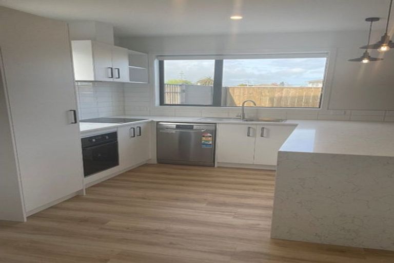 Photo of property in 19 Pipi Place, Levin, 5510