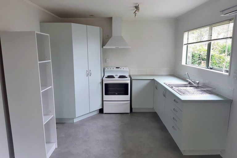 Photo of property in 17a Enderby Drive, Te Atatu Peninsula, Auckland, 0610