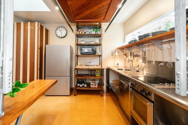 Photo of property in 16 Mariri Road, Kelburn, Wellington, 6012