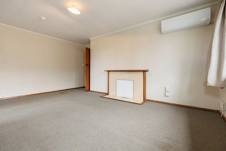 Photo of property in 37 Montgomery Crescent, Bader, Hamilton, 3206