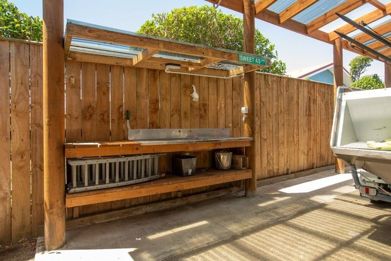 Photo of property in 35 Gawler Street, Te Horo Beach, Otaki, 5581