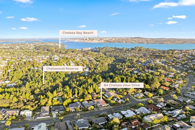 Photo of property in 84 Chelsea View Drive, Chatswood, Auckland, 0626