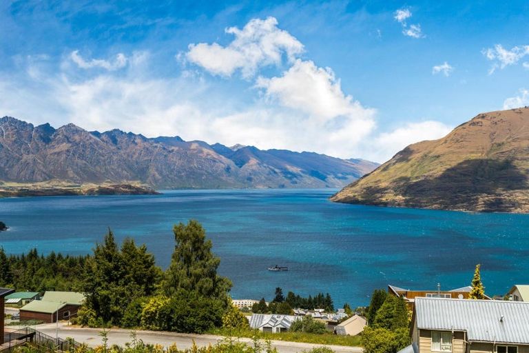 Photo of property in 6b Scott Place, Fernhill, Queenstown, 9300