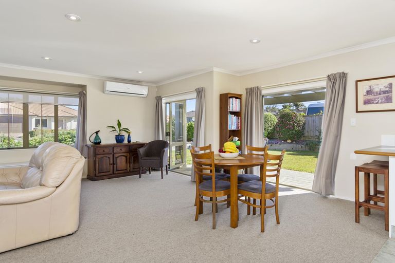 Photo of property in 1 Peregrine Place, Welcome Bay, Tauranga, 3112