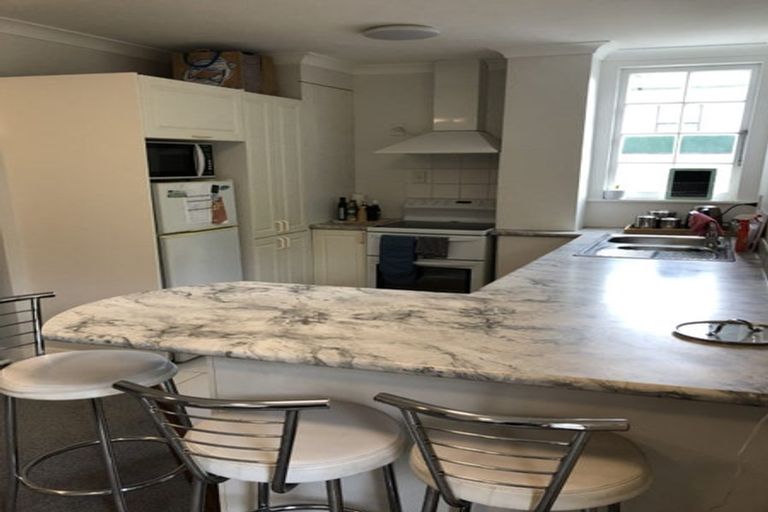 Photo of property in 105 Grant Road, Thorndon, Wellington, 6011