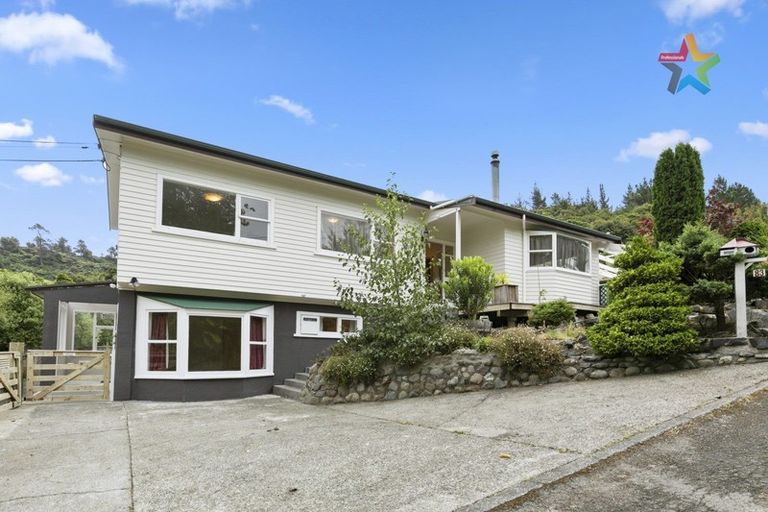 Photo of property in 83 Bird Grove, Stokes Valley, Lower Hutt, 5019