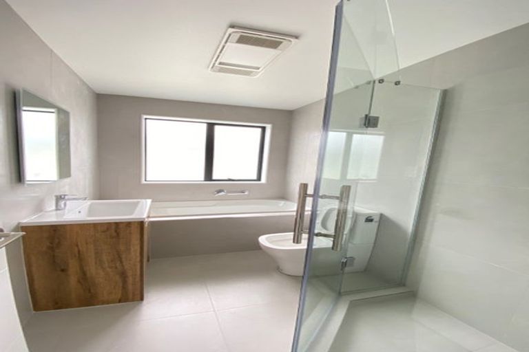 Photo of property in 106c Coronation Road, Hillcrest, Auckland, 0627