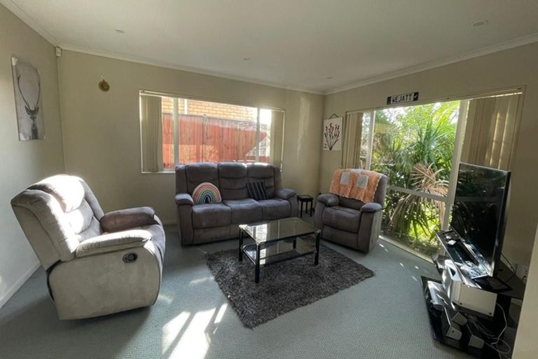 Photo of property in 25 Speyside Crescent, Flat Bush, Auckland, 2016