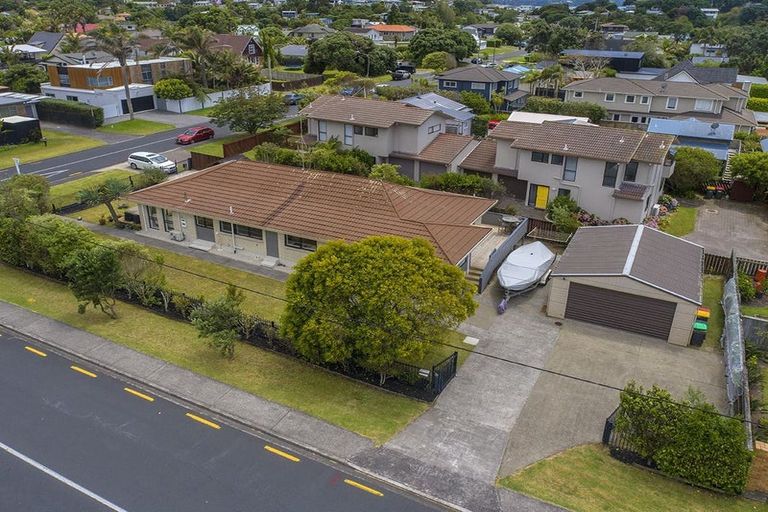 Photo of property in 75 Bay Street, Red Beach, 0932