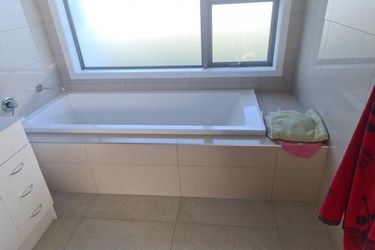 Photo of property in 58 Anglers Avenue, Warea, New Plymouth, 4381