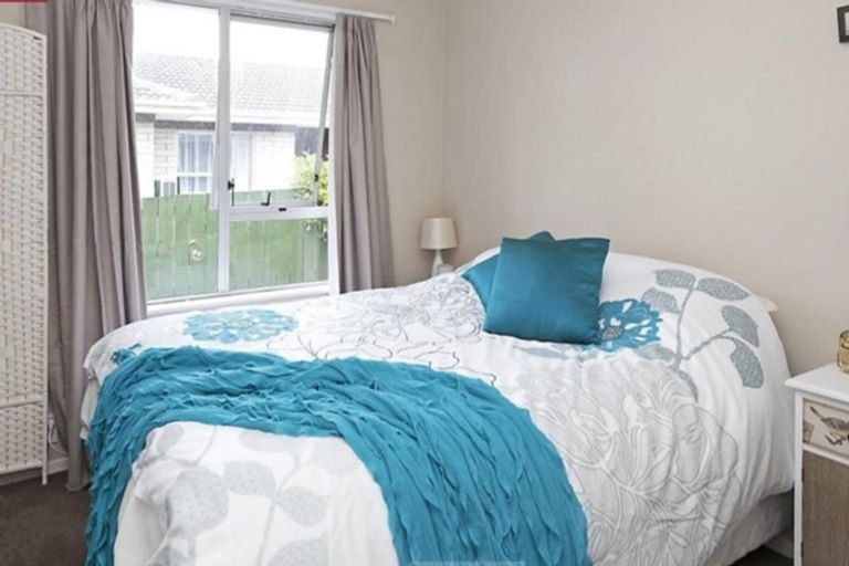 Photo of property in 1/17 Liam Place, Half Moon Bay, Auckland, 2012