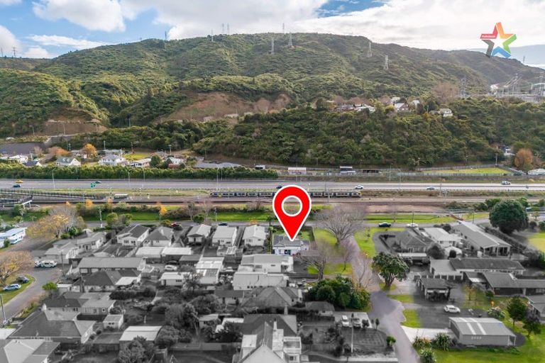 Photo of property in 24 Golf Road, Manor Park, Lower Hutt, 5019