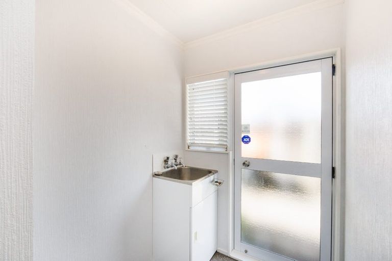 Photo of property in 4 Coromandel Court, Roslyn, Palmerston North, 4414