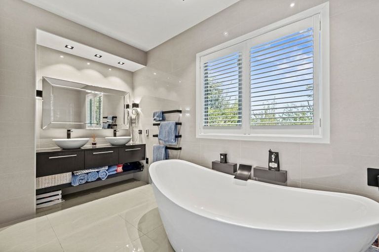 Photo of property in 37 Oakgrove Drive, Rangiora, 7400